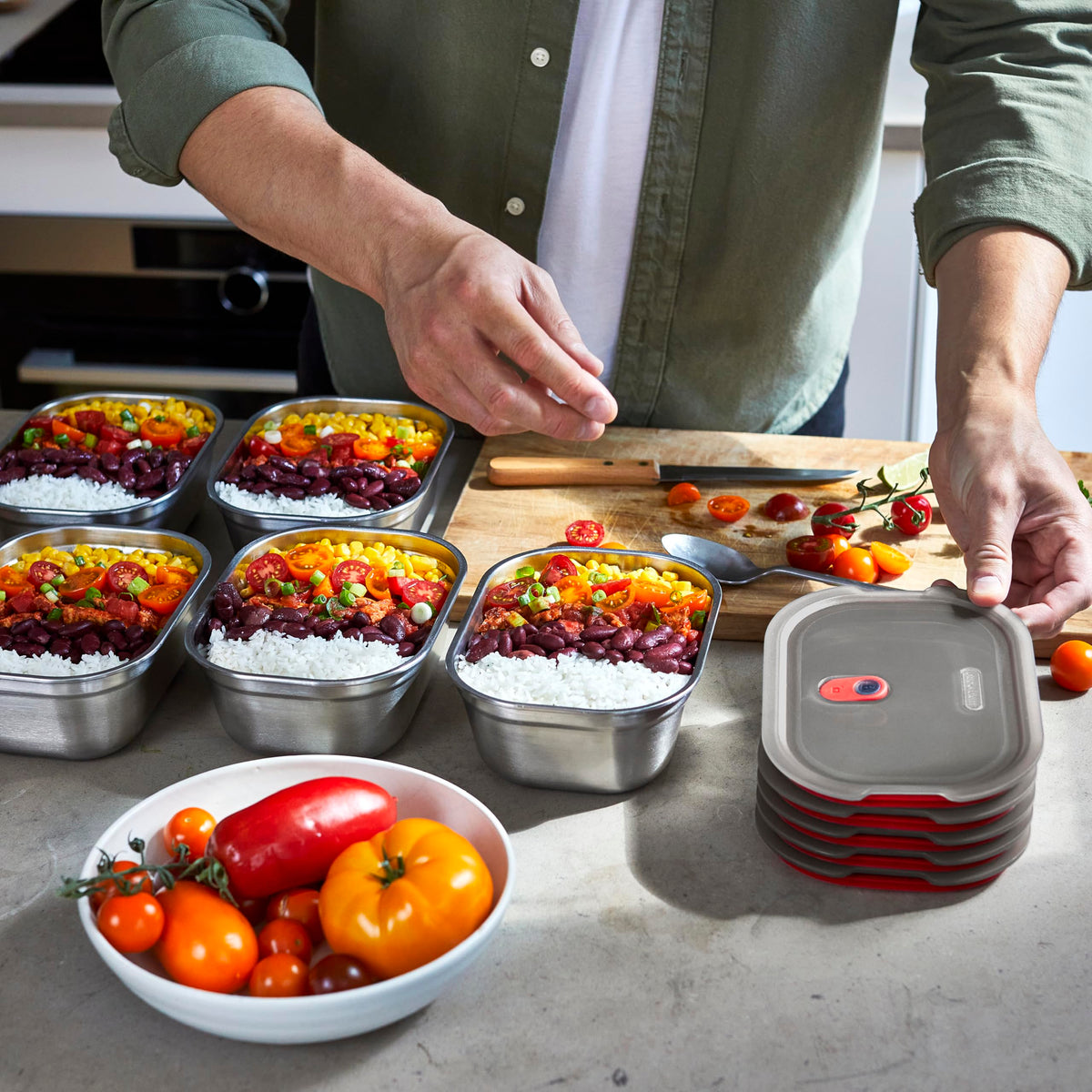 BLACK + BLUM lunch box set dishwasher-safe surfaces for easy cleaning.