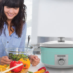BLACK+DECKER 7-Quart Slow Cooker stoneware crock removable for easy serving and cleanup.
