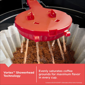 BLACK+DECKER CaféCraft keep-warm function maintains a hot cup after brewing.