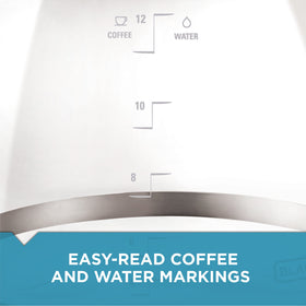 BLACK+DECKER carafe pouring action with controlled pour