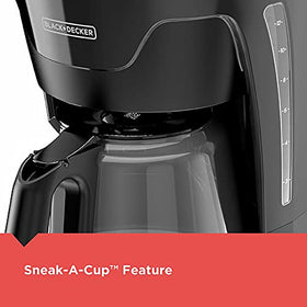 BLACK+DECKER CM1110B Easy Pour carafe minimizes spills.