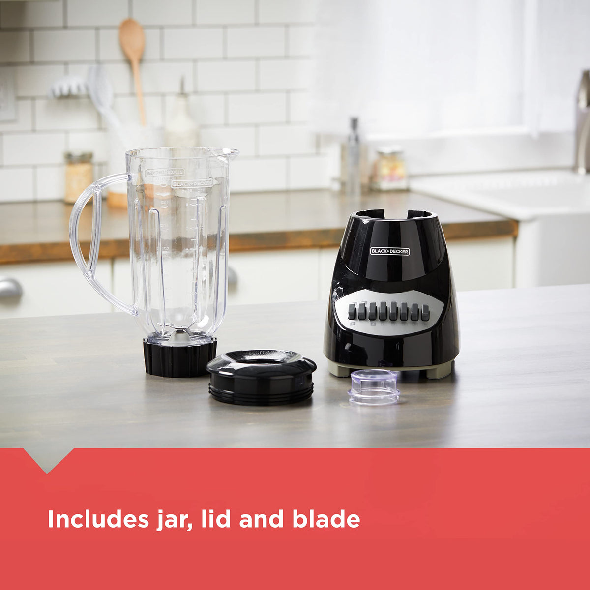 Black+Decker Crush Master blender measuring lid doubles as a 1-ounce cup.
