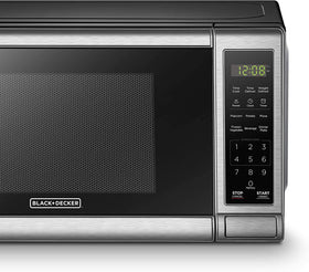 BLACK+DECKER EM720CB7 compact interior fits 0.7 cu ft capacity