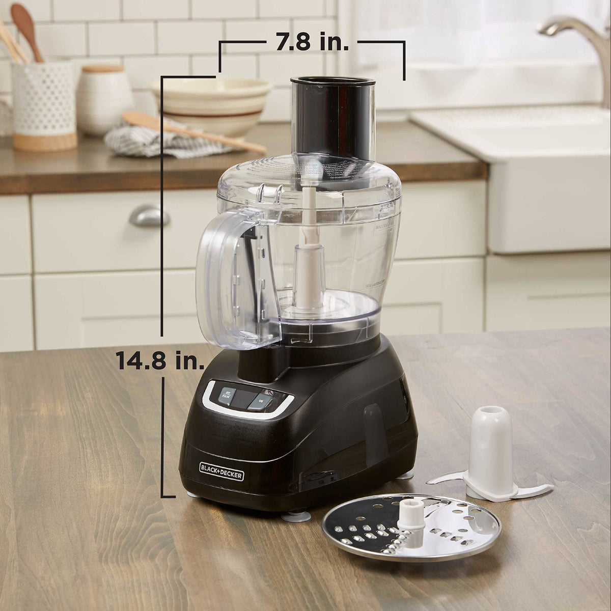 BLACK+DECKER FP1600B compact base design saves counter space.
