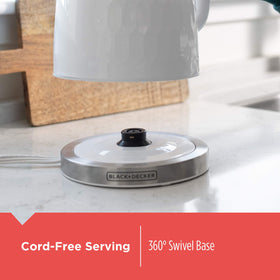 BLACK+DECKER KE1560W safety locking lid to prevent spills.