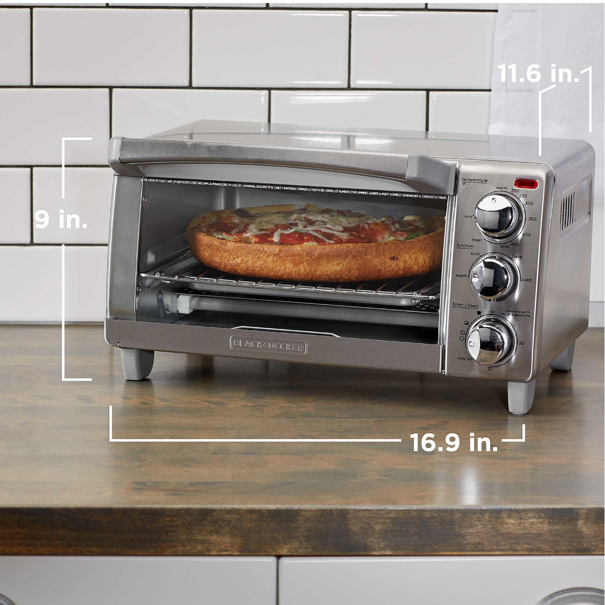 BLACK+DECKER removable crumb tray makes cleanup easy.