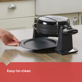 BLACK+DECKER indicator lights guide preheat and cooking progress