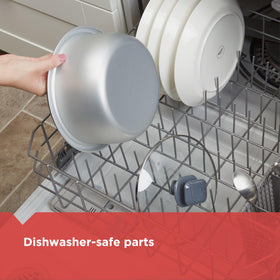 Tempered glass lid on BLACK+DECKER RC516 for clear monitoring during cooking