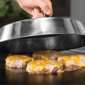 BLACKSTONE 1780 basting cover with heat-resistant handle for easy cheese melting