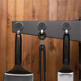 Blackstone 5188 grease guard design helps manage drips while cooking
