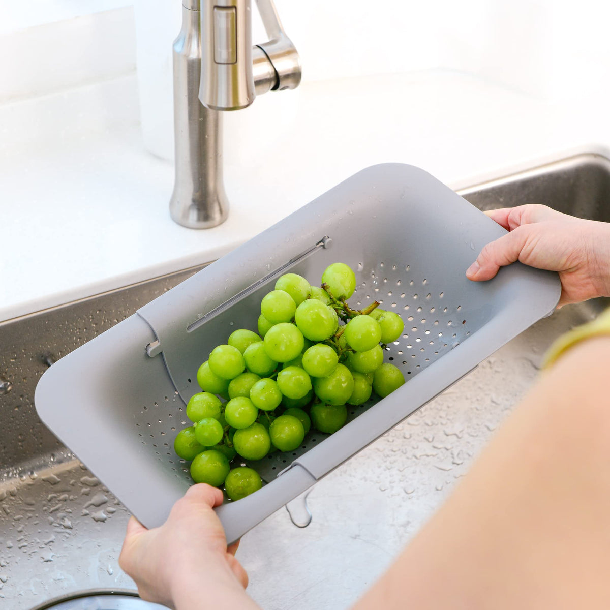 Blue Ginkgo colander is dishwasher safe.