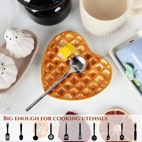 Blumalithea spoon rest with dishwasher-safe glaze for easy cleaning.