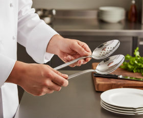 BNAZIND Kunz heavy-duty spoon for large servings and robust sauce work.