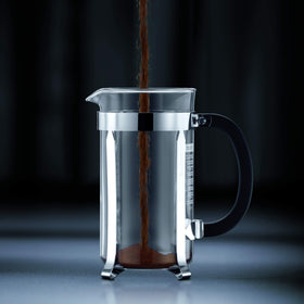 Patented Bodum Chambord safety lid prevents splashes during pressing.