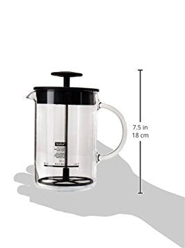 Bodum Latteo plunger-handle offers a comfortable grip for precise, effortless frothing.