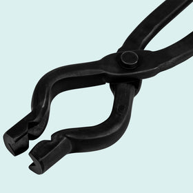 Bonbo 17-inch length provides controlled distance from hot material.