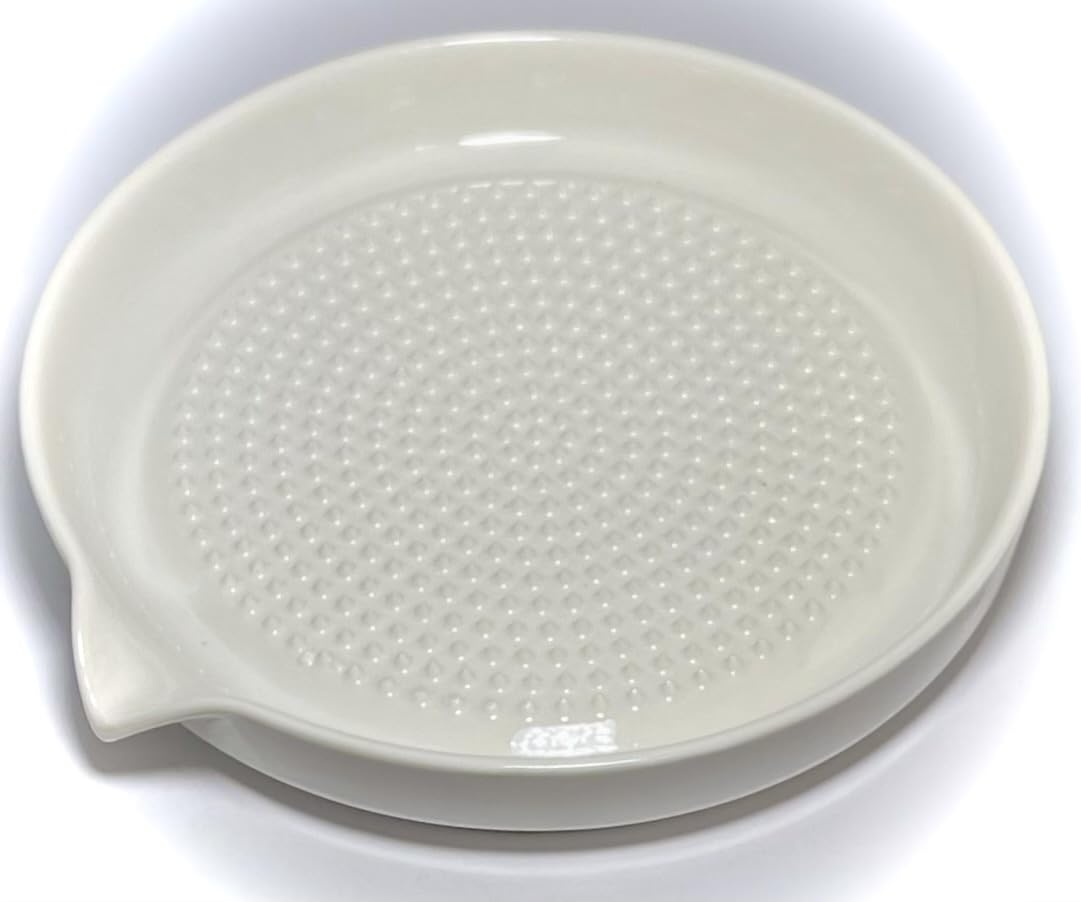 BonCera center ridge grater enables precise, safe grating.