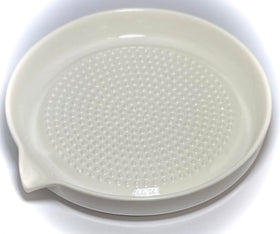 BonCera center ridge grater enables precise, safe grating.