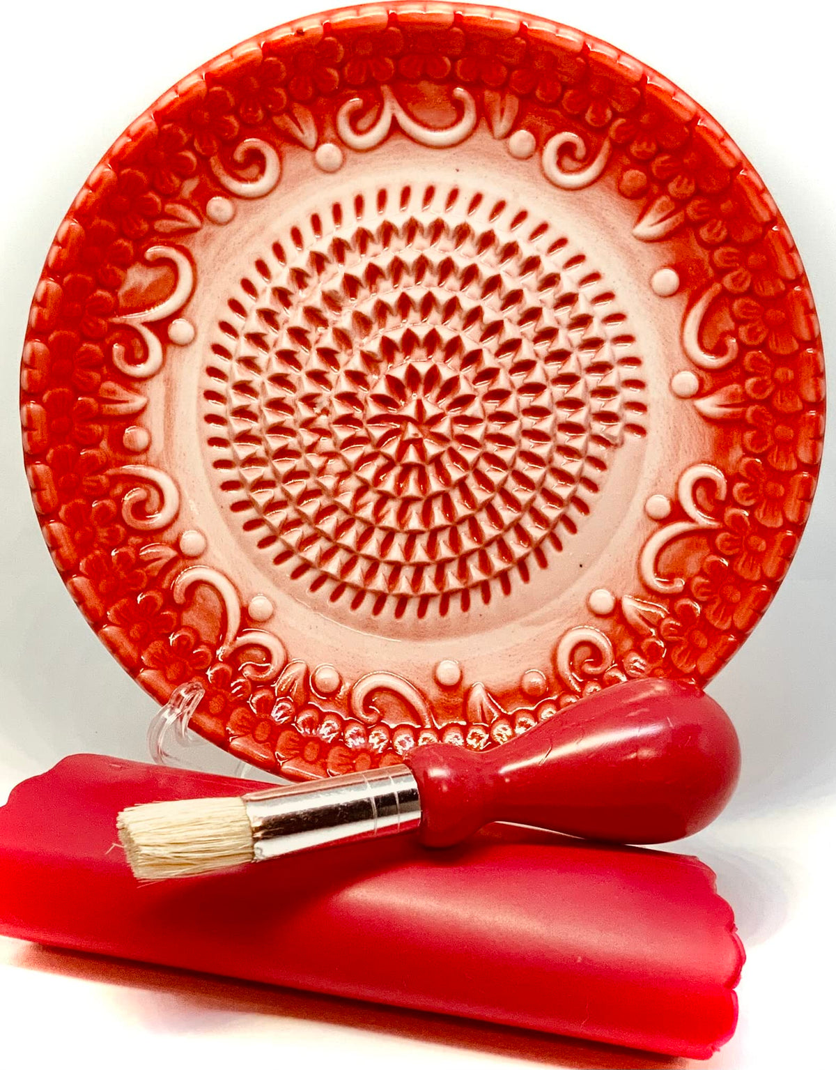 BonCera ceramic grater plate 5-25 inch for quick, safe garlic and ginger shredding.
