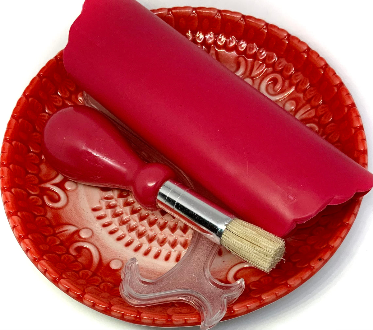 BonCera dishwasher and microwave safe plate for convenient daily use.