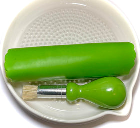 BonCera plate is dishwasher and microwave safe for convenient use.