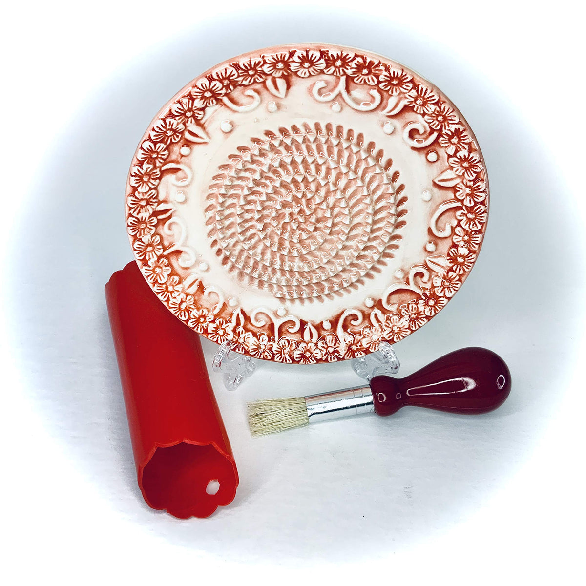 BonCera sharp ridges center enables easy grating of garlic and ginger.