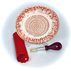 BonCera sharp ridges center enables easy grating of garlic and ginger.