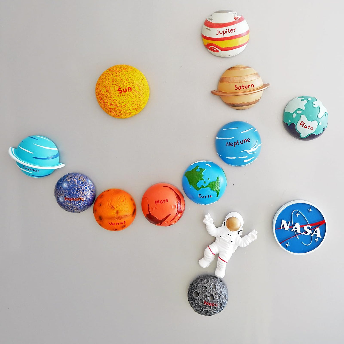 Bonilve Jupiter magnet with rings enhances metal surfaces for decor