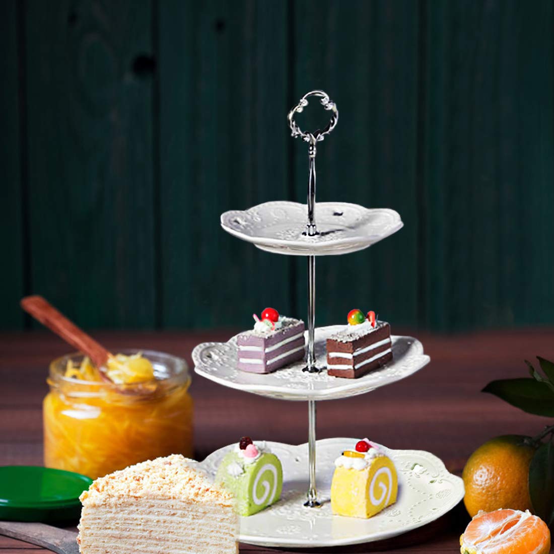 BonNoces gift-box packaging; ready-to-gift dessert stand for friends and family.