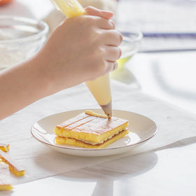 Boomiboo cake decorating session idea image showing kit in use