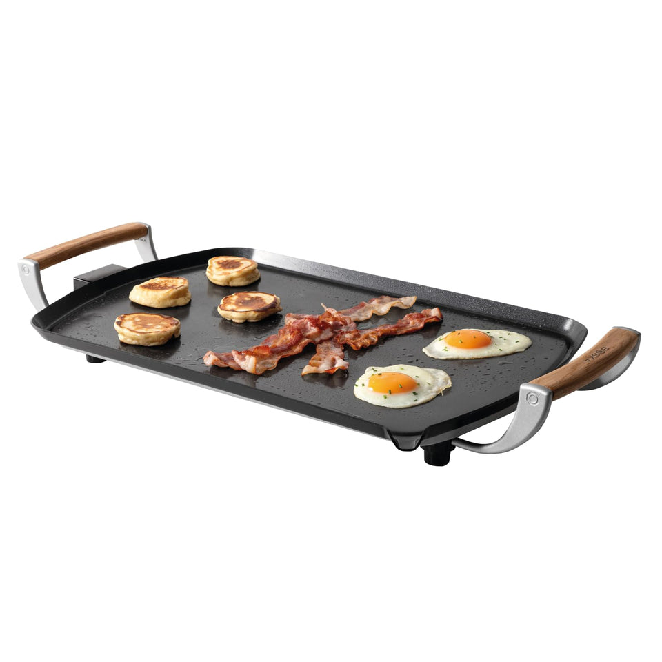 BOSKA Large Electric Griddle Pro plate-top view showing a spacious cooking surface for family meals.