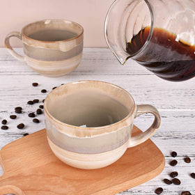 Bosmarlin mug with question-mark handle offering a stable non-slip grip