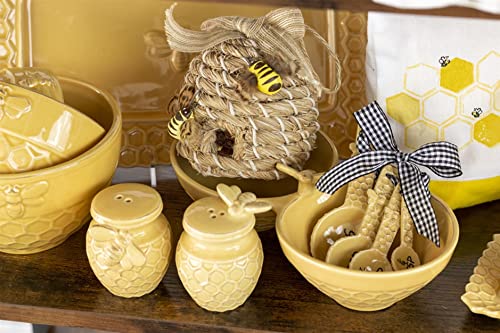 Boston International honeycomb pepper shaker with embossed design perfect for entertaining guests.