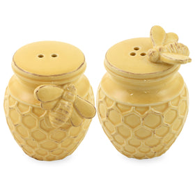 Boston International honeycomb salt shaker with embossed design ideal for everyday family dining.
