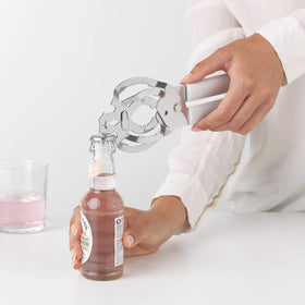 Brabantia Tasty+ with hanging loop for compact storage and quick access.