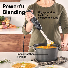 Braun MQ5025 SplashControl design minimizes splashes during mixing.