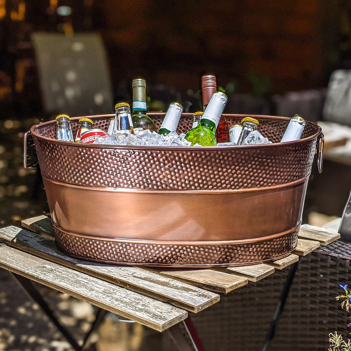 BREKX Aspen tub with 6-gallon capacity for beverages