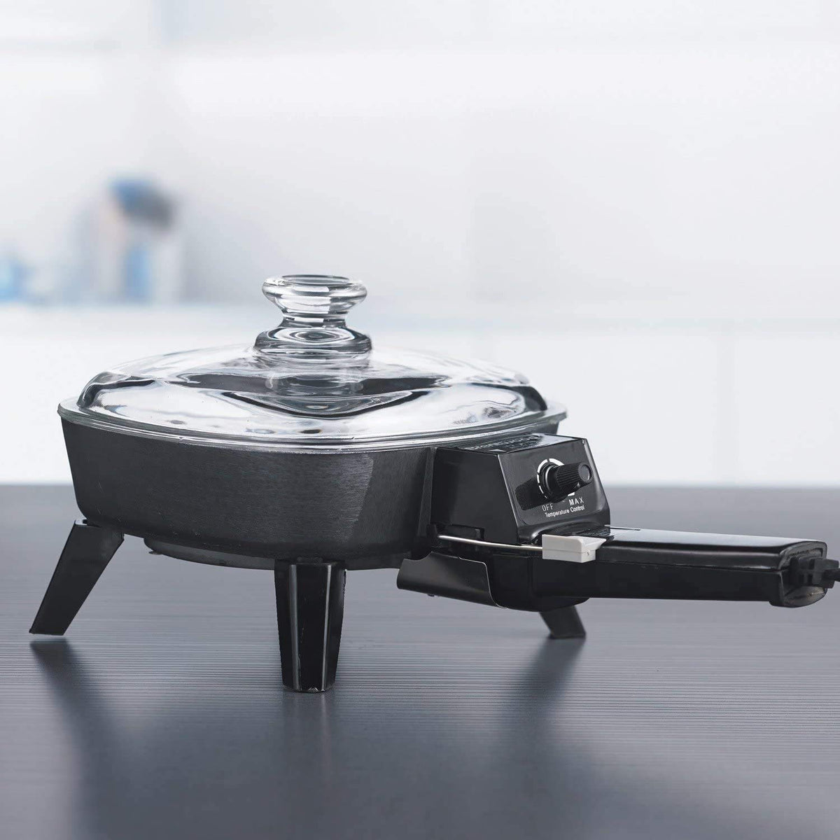 Brentwood SK-45 non-stick surface simplifies cleanup after eggs or veggies