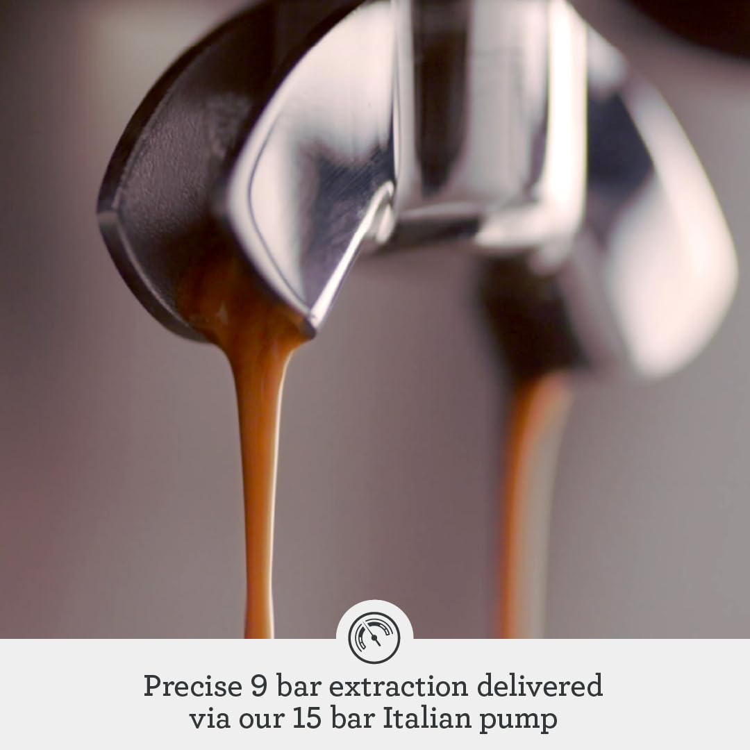 Breville Barista Pro BES878BSS 480 ml stainless milk jug ready for frothing