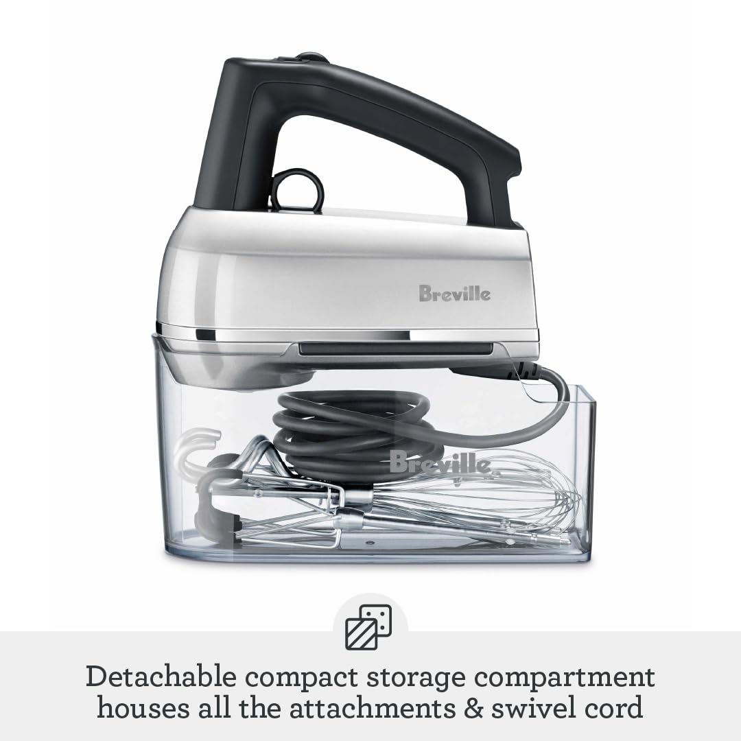 Breville BHM800SIL ergonomic handle for comfortable, extended baking sessions.