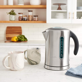 Breville BKE700BSS soft-top lid gently releases steam to prevent splashes