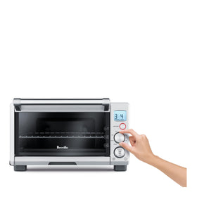 Breville BOV650XL control panel close-up highlighting easy preset options.