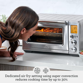 Breville BOV860BTR large interior fits a 13-inch pizza or roast.