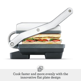 Breville Panini Duo floating hinge applies even pressure on sandwiches