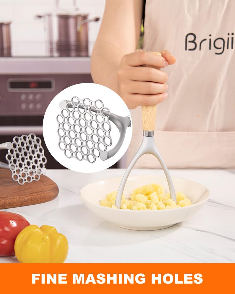 Brigii potato press in aluminum alloy for smooth, fluffy results.