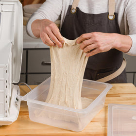 Brod & Taylor lid seals humidity for softer dough during fermentation.