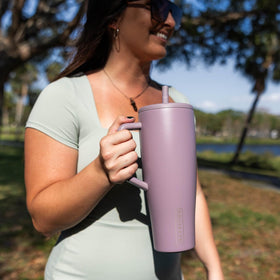 BrüMate Era 40 oz cup-holder friendly design fits most car and desk setups