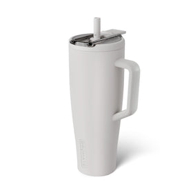 BrüMate Era Flip 40oz leakproof lid demonstrates secure spill protection.
