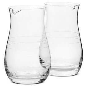 BTaT wine decanter pour demonstrates smooth pouring and aroma-ready design.