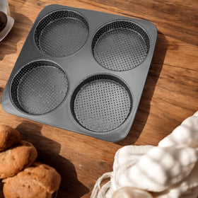 BuleVina 3D perforated airflow design promotes even browning.